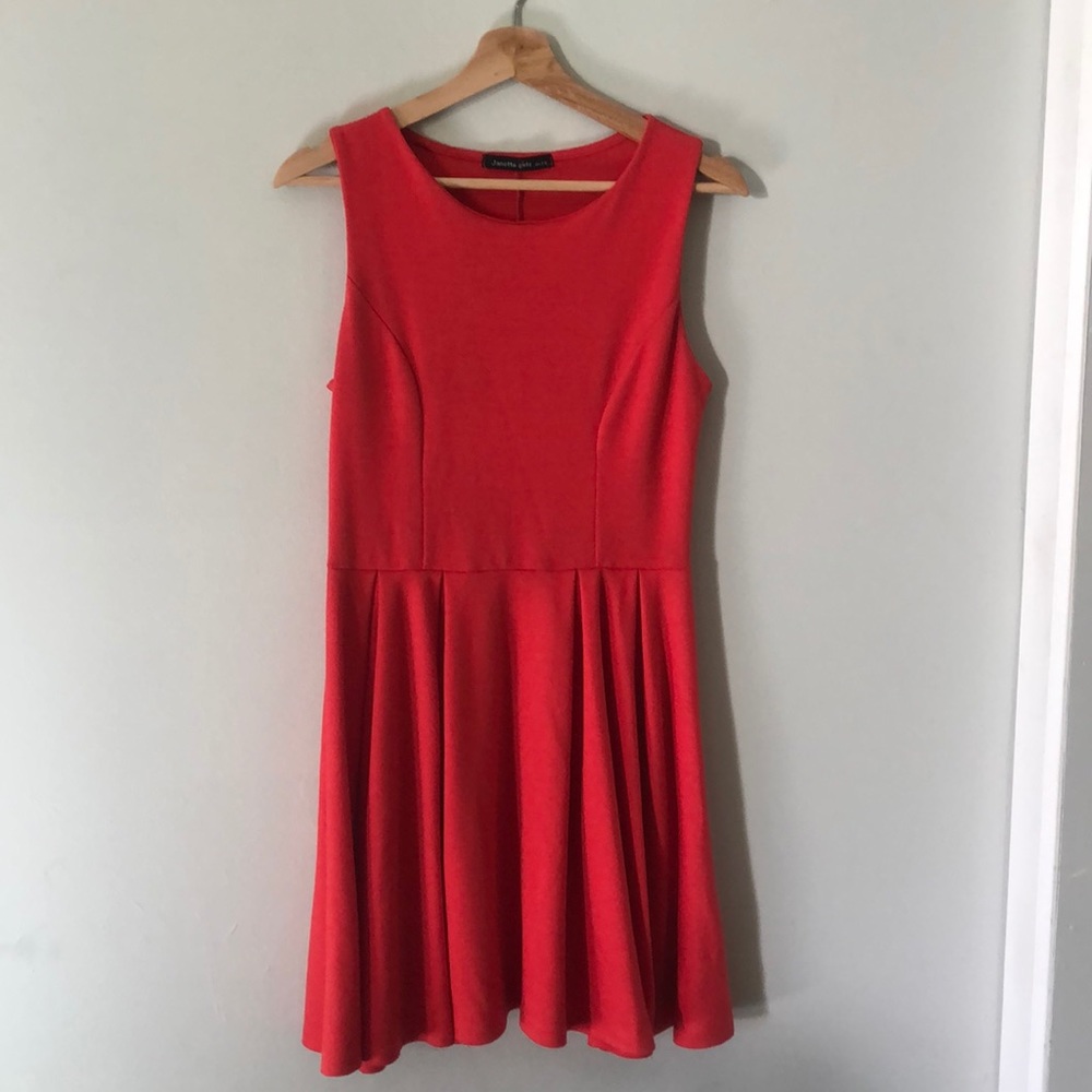 Red sleeveless dress